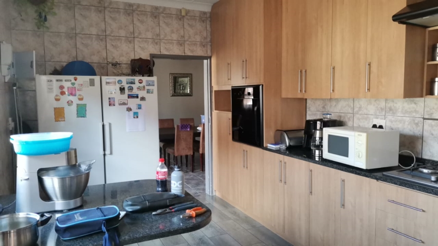 4 Bedroom Property for Sale in Oos Einde North West